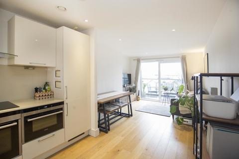 1 bedroom apartment for sale, River Walk, Kingston Upon Thames KT2