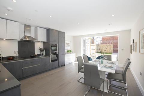 16c Park Road, Kingston Upon Thames, KT2 6BG