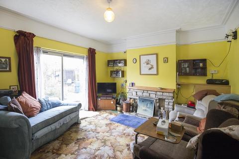 106 Ellerton Road, Surbiton, KT6 7TZ