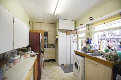 106 Ellerton Road, Surbiton, KT6 7TZ