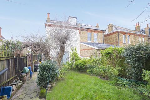 106 Ellerton Road, Surbiton, KT6 7TZ
