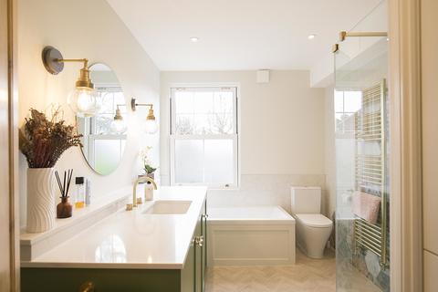 18 Beaconsfield Road, Surbiton, KT5 9AP