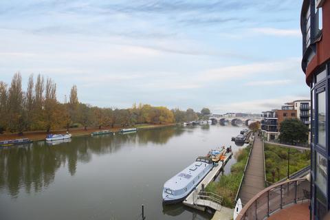 2 bedroom apartment for sale, Wadbrook St, Kingston Upon Thames KT1