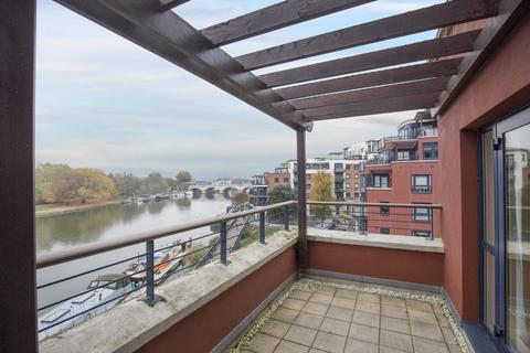 2 bedroom apartment for sale, Wadbrook St, Kingston Upon Thames KT1