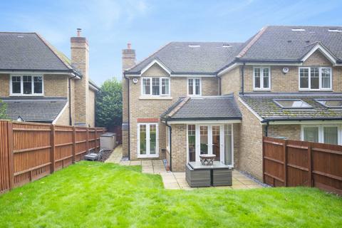 5 Oakhurst Close, Kingston Upon Thames, KT2 5EQ