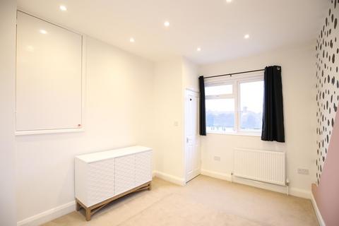 1 Ardingly Way, Surbiton, KT6 5DA