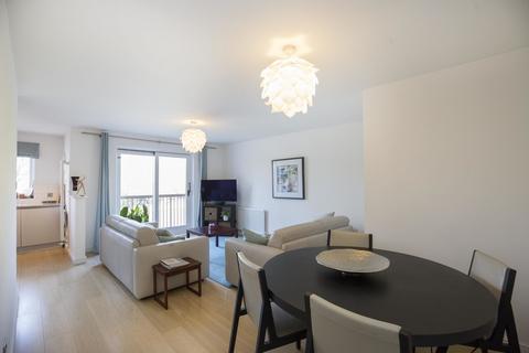 2 bedroom apartment for sale, Queens Reach, Kingston Upon Thames KT1