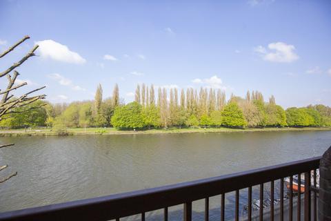 2 bedroom apartment for sale, Queens Reach, Kingston Upon Thames KT1