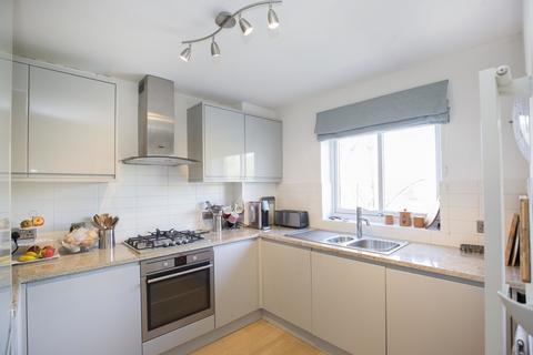 2 bedroom apartment for sale, Queens Reach, Kingston Upon Thames KT1