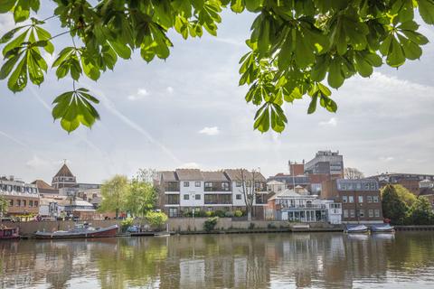 2 bedroom apartment for sale, Queens Reach, Kingston Upon Thames KT1