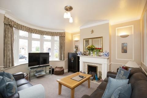 82 Queens Drive, Surbiton, KT5 8PP