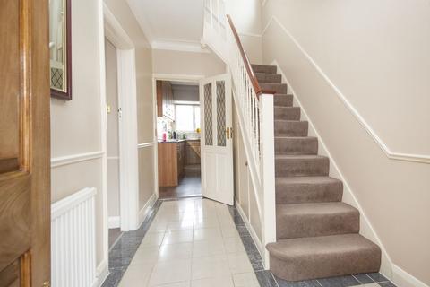 82 Queens Drive, Surbiton, KT5 8PP