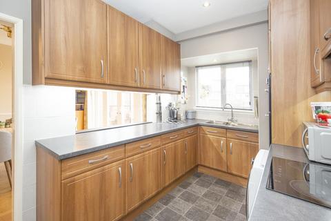82 Queens Drive, Surbiton, KT5 8PP