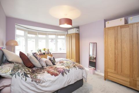 82 Queens Drive, Surbiton, KT5 8PP