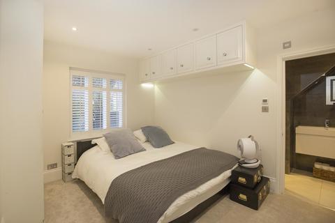 Flat 4, 25 Victoria Road, Kingston Upon Thames, KT1 3DW