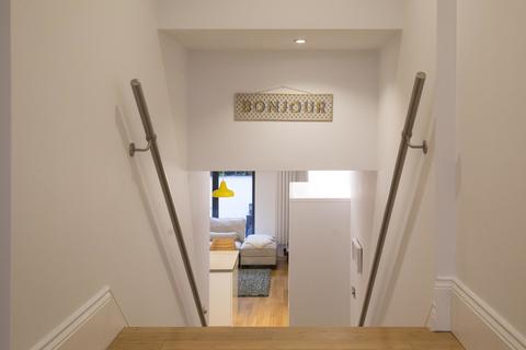 Flat 4, 25 Victoria Road, Kingston Upon Thames, KT1 3DW
