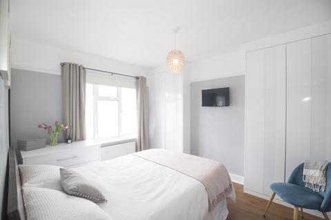 3 Draycot Road, Surbiton, KT6 7BL