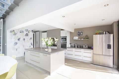 16 Manorgate Road, Kingston Upon Thames, KT2 7AL