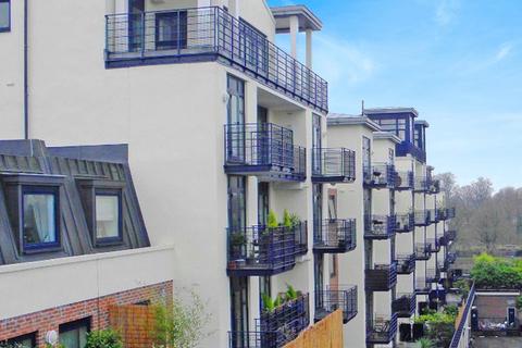 Flat 5, Stevens House Jerome Place, Kingston Upon Thames, KT1 1HX