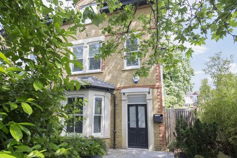 50b Park Road, Kingston Upon Thames, KT2 6AX