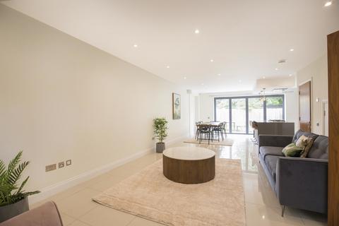 50b Park Road, Kingston Upon Thames, KT2 6AX