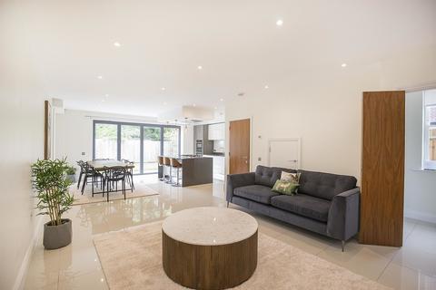 50b Park Road, Kingston Upon Thames, KT2 6AX