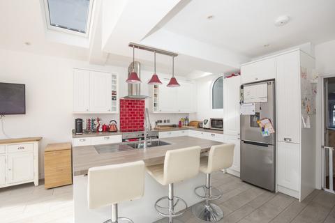 38 Craven Road, Kingston Upon Thames, KT2 6LW