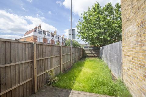 2 Station Road, Kingston Upon Thames, KT2 7AA