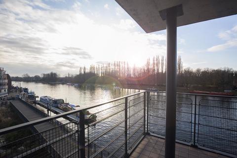 Flat 71, Stevens House Jerome Place, Kingston Upon Thames, KT1 1HX