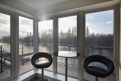 Flat 71, Stevens House Jerome Place, Kingston Upon Thames, KT1 1HX
