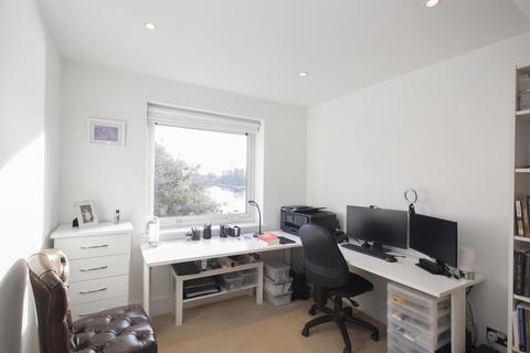 Flat 71, Stevens House Jerome Place, Kingston Upon Thames, KT1 1HX