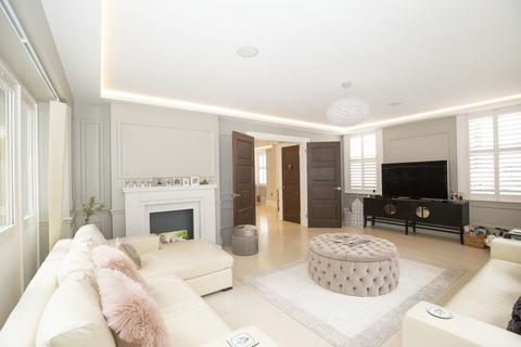 25a Grove Crescent, Kingston Upon Thames, KT1 2DG