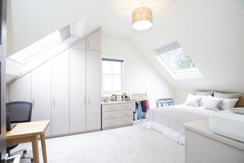 25a Grove Crescent, Kingston Upon Thames, KT1 2DG