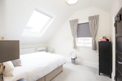 25a Grove Crescent, Kingston Upon Thames, KT1 2DG