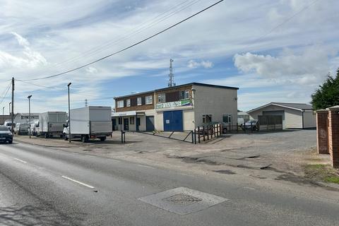 Industrial unit to rent, Colchester Main Road, Essex CO7