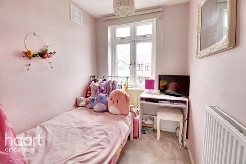 26 Amery Gardens, Romford, RM2 6RU