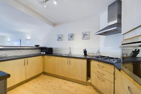 2 bedroom apartment to rent, Discovery Wharf, Sutton Harbour PL4