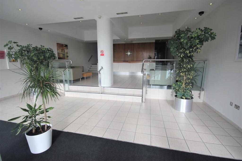 Entrance lobbe