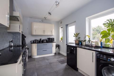 74 Andrew Road, Penarth, CF64 2NT