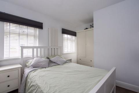 74 Andrew Road, Penarth, CF64 2NT