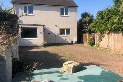 4 bedroom detached house for sale, Beaconsfield Gardens, Broadstairs