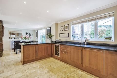 4 bedroom detached house for sale, Russell Hill Road, West Purley