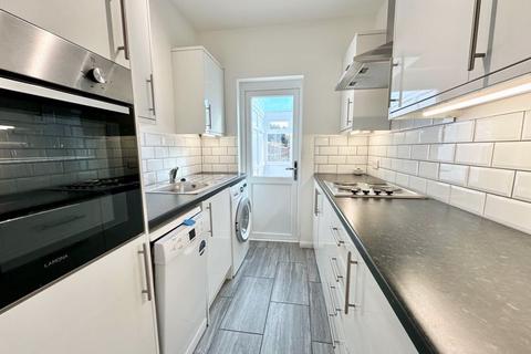 3 bedroom terraced house for sale, Glenview, London