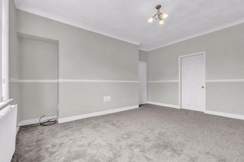 2 bedroom ground floor flat for sale, 17 Riverside Gardens, Cronberry, KA18 3LU