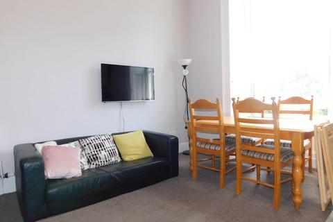 5 bedroom flat to rent, 3, Hope Park Terrace, Edinburgh, EH8 9LZ