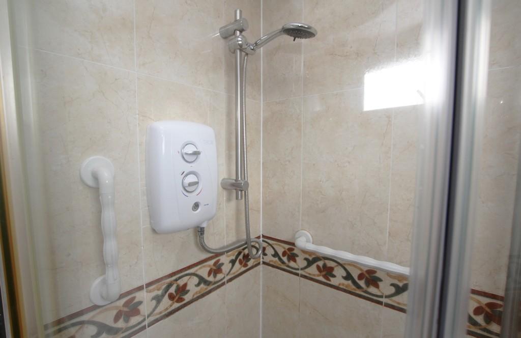 3-Bed Semi-Detached, Blacon - Shower Room