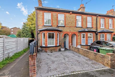 3 bedroom terraced house for sale, Pikes Hill, Epsom