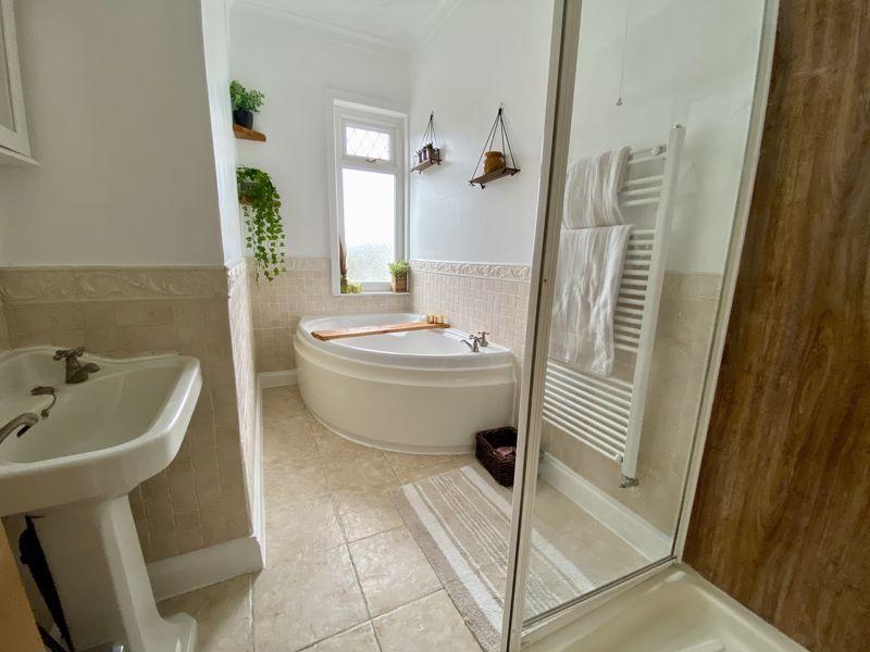Family Bath/Shower