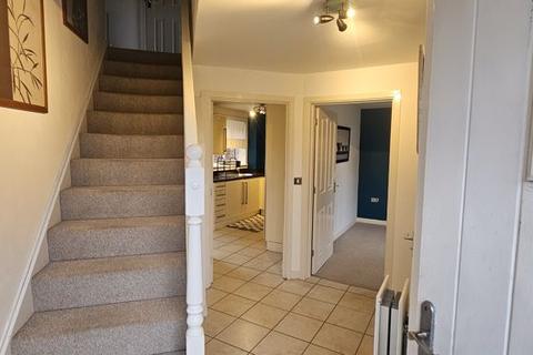 3 bedroom terraced house to rent, Spanbourn Avenue, Chippenham