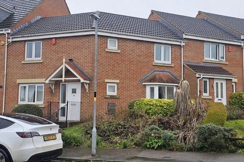 3 bedroom terraced house to rent, Spanbourn Avenue, Chippenham